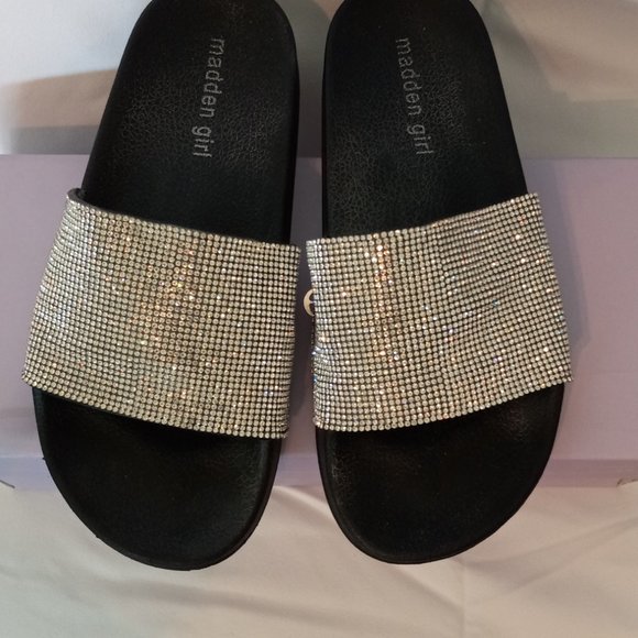 Madden Girl Fancy Slide Sandals - Picture 4 of 10